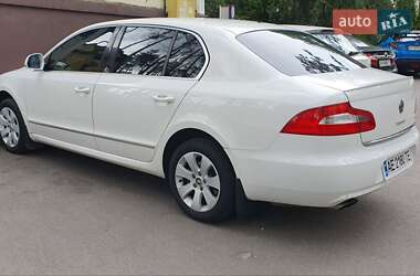 Лифтбек Skoda Superb 2012 в 
