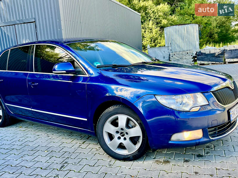 Лифтбек Skoda Superb 2009 в Рава-Русской