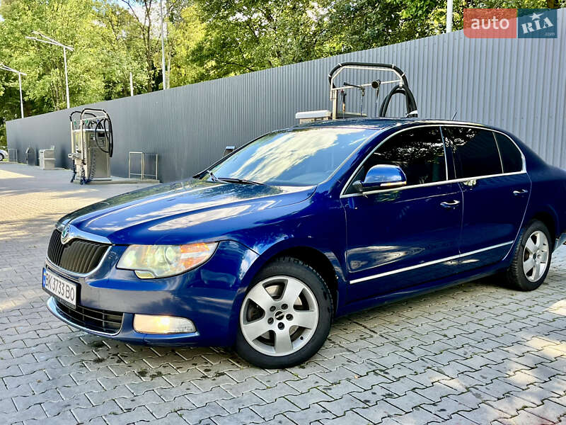 Лифтбек Skoda Superb 2009 в Рава-Русской