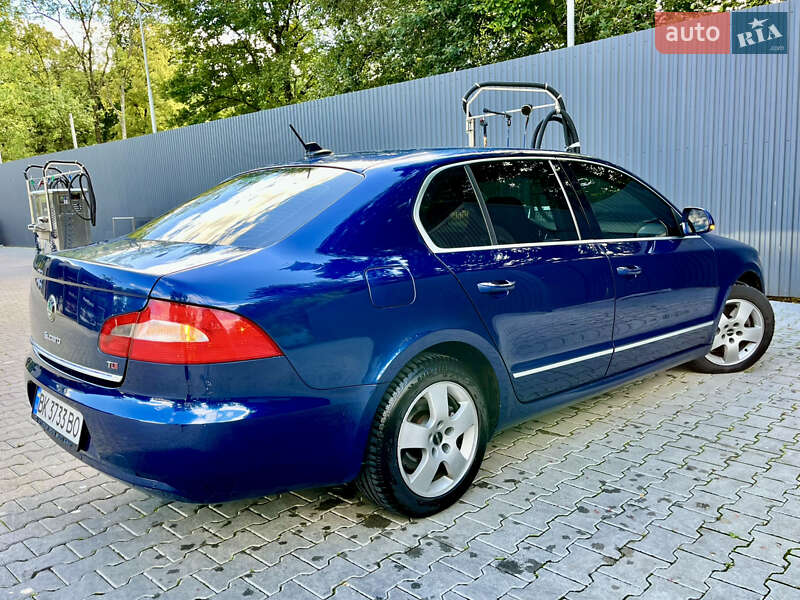 Лифтбек Skoda Superb 2009 в Рава-Русской