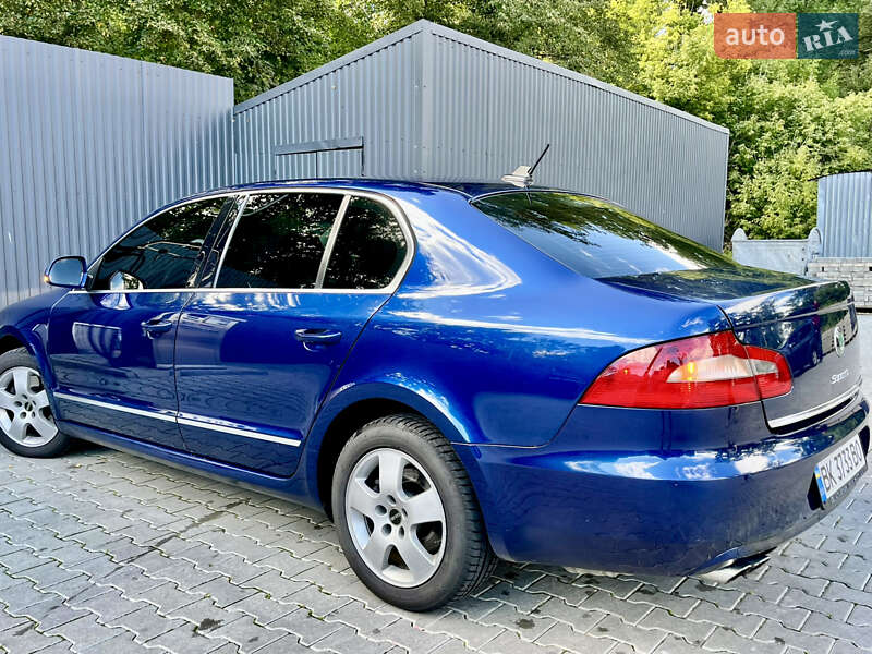 Лифтбек Skoda Superb 2009 в Рава-Русской