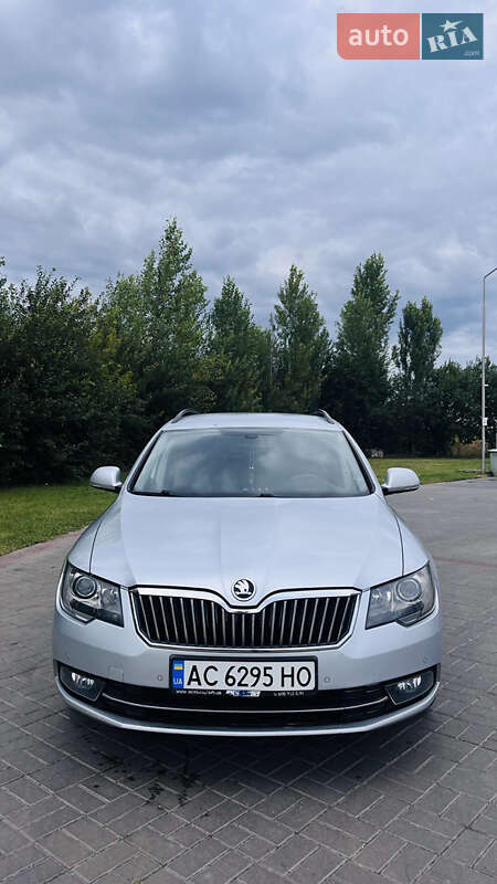 Универсал Skoda Superb 2015 в Нововолынске