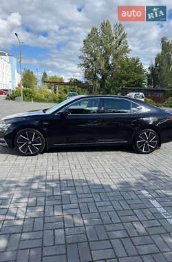 Лифтбек Skoda Superb 2019 в 
