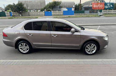 Лифтбек Skoda Superb 2012 в 