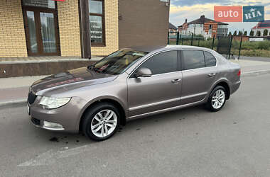 Лифтбек Skoda Superb 2012 в 