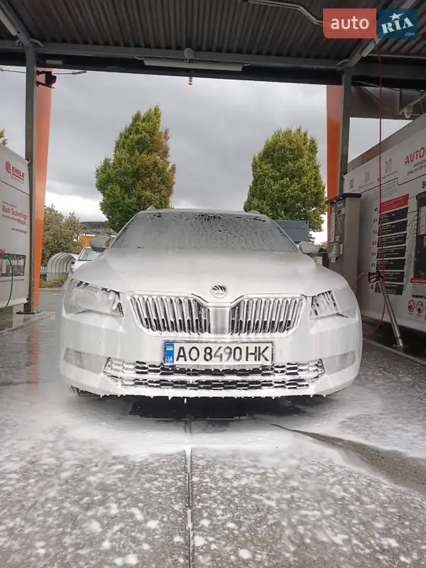 Skoda Superb 2018 VIN TMBJH7NP8K7023404 фото оголошення 32 з 125