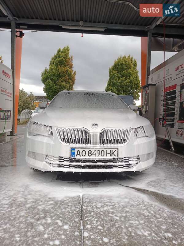Универсал Skoda Superb 2018 в Хусте