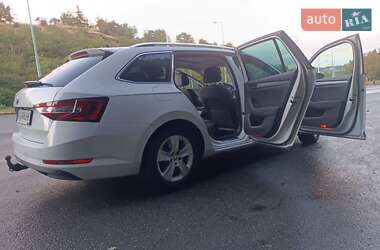 Универсал Skoda Superb 2018 в 