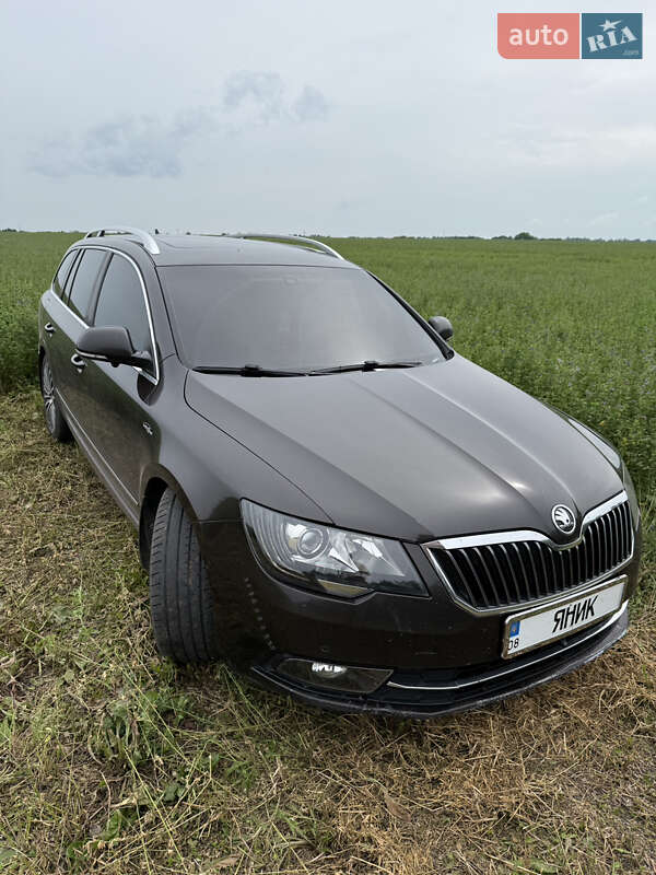 Универсал Skoda Superb 2014 в Сумах