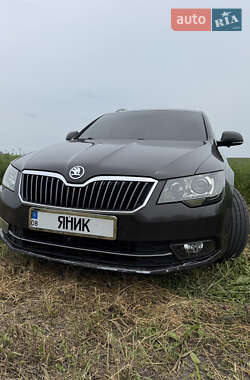 Универсал Skoda Superb 2014 в 