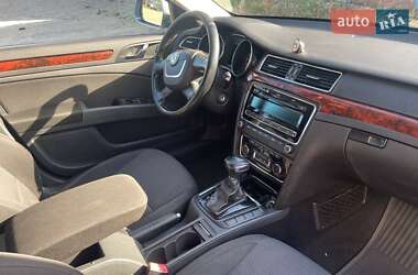 Лифтбек Skoda Superb 2011 в 