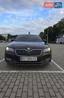 Лифтбек Skoda Superb 2016 в 