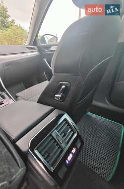 Универсал Skoda Superb 2018 в 