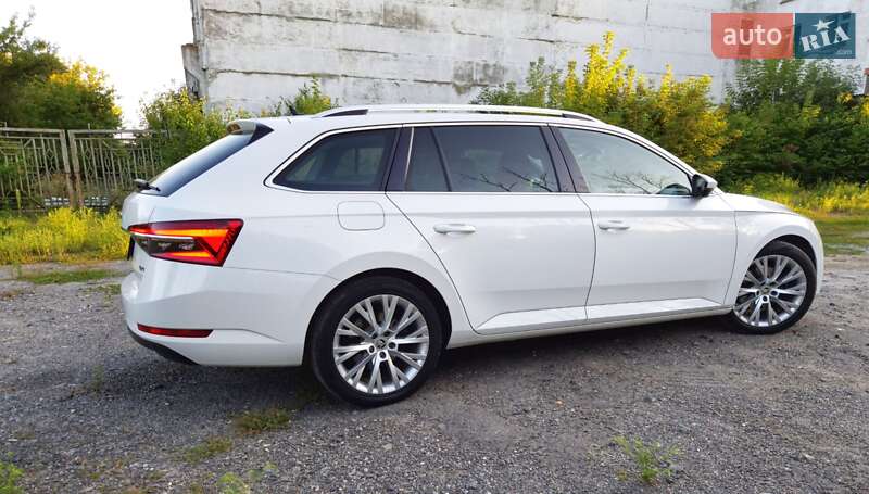 Универсал Skoda Superb 2019 в Староконстантинове