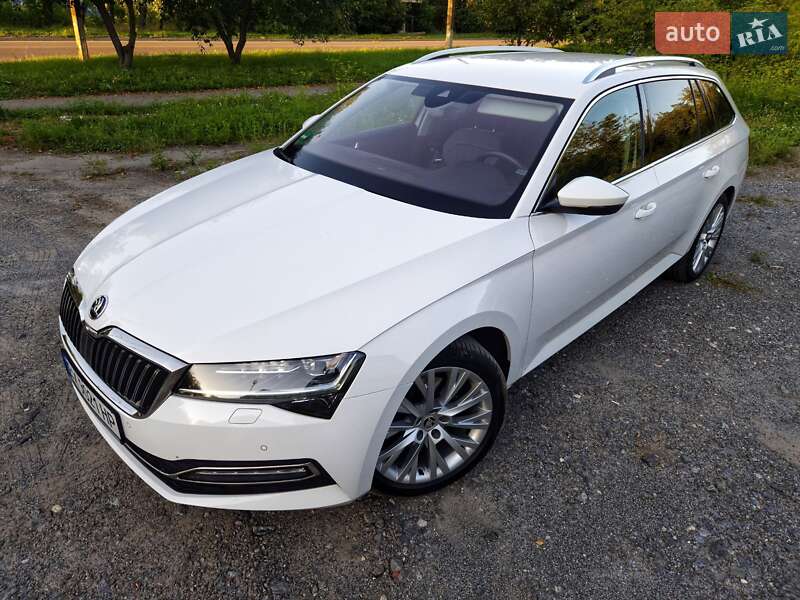 Универсал Skoda Superb 2019 в Староконстантинове