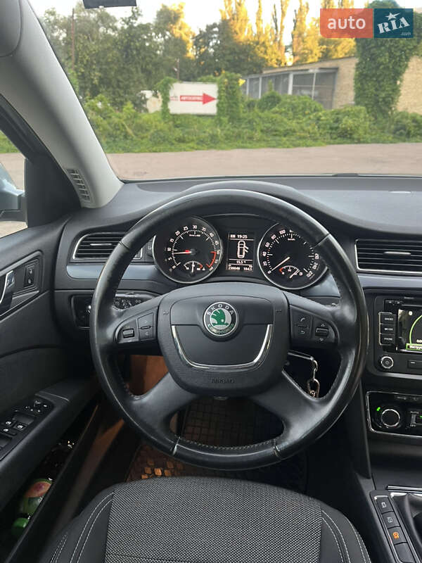 Универсал Skoda Superb 2013 в Запорожье