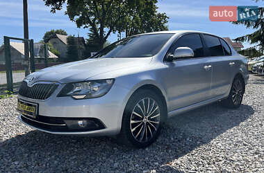 Лифтбек Skoda Superb 2013 в 