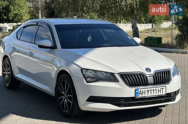 Лифтбек Skoda Superb 2015 в 