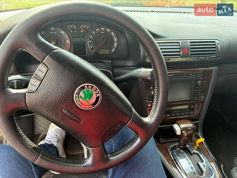 Лифтбек Skoda Superb 2004 в Запорожье