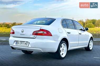 Лифтбек Skoda Superb 2012 в 