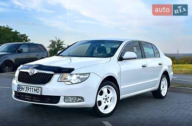 Лифтбек Skoda Superb 2012 в 