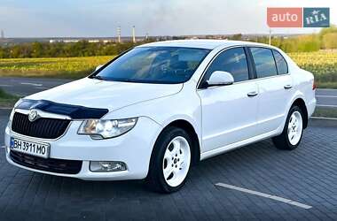 Лифтбек Skoda Superb 2012 в 