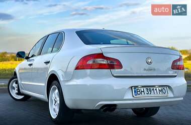 Лифтбек Skoda Superb 2012 в 