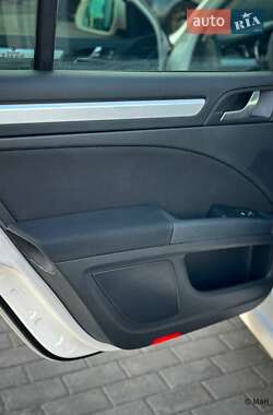 Лифтбек Skoda Superb 2012 в 