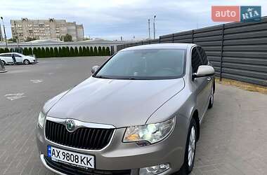 Лифтбек Skoda Superb 2010 в Харькове