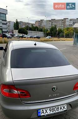 Лифтбек Skoda Superb 2010 в 