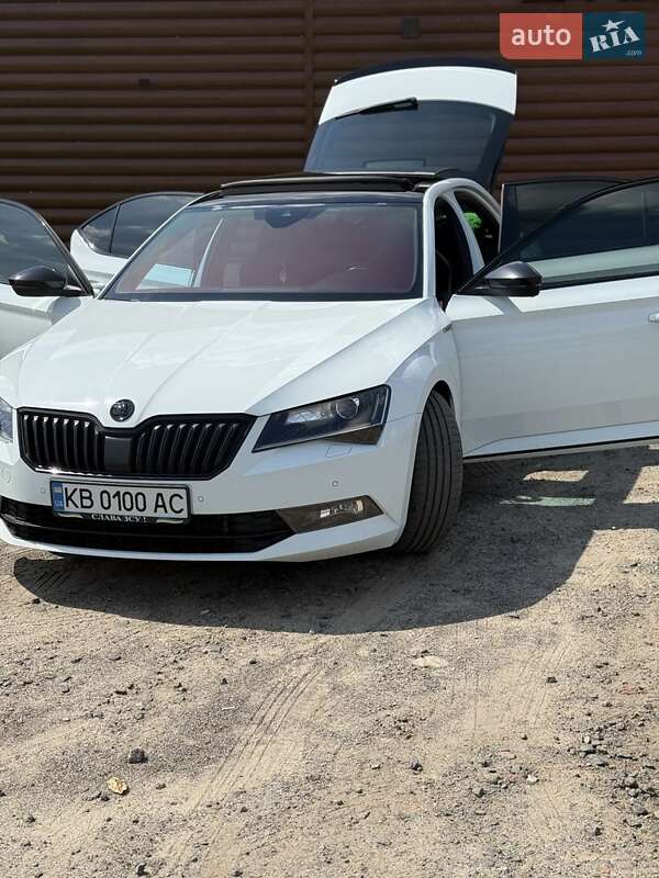 Универсал Skoda Superb 2017 в Тульчине