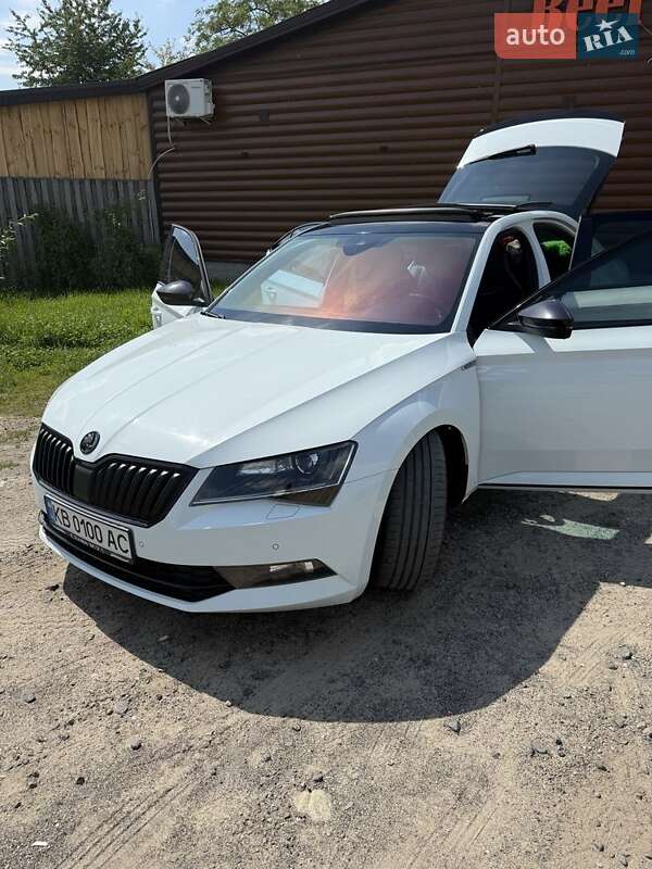 Универсал Skoda Superb 2017 в Тульчине