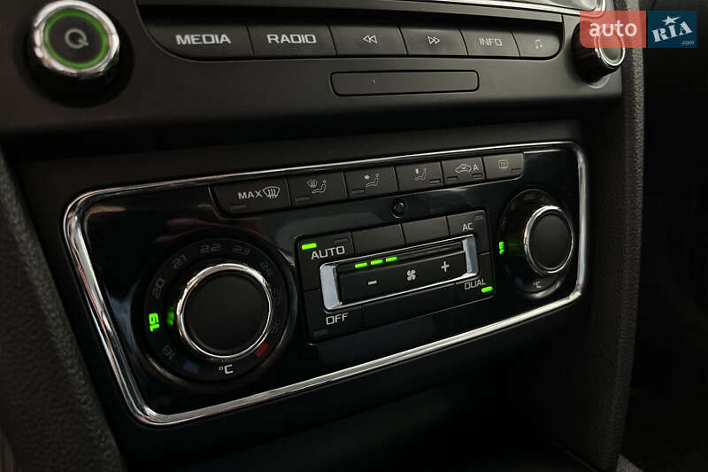 Лифтбек Skoda Superb 2013 в Шептицькому