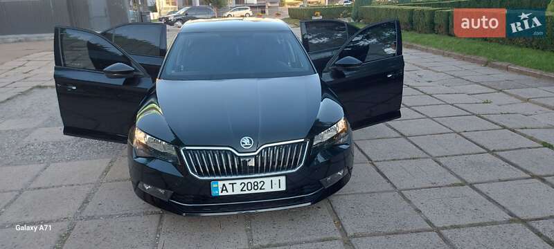 Лифтбек Skoda Superb 2017 в 