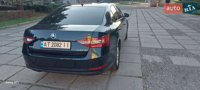 Лифтбек Skoda Superb 2017 в Калуше