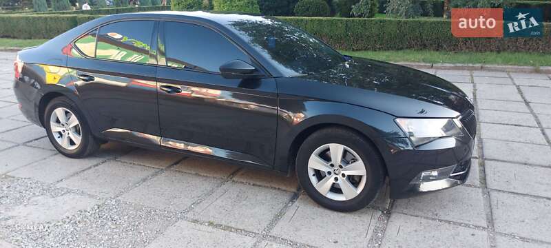 Лифтбек Skoda Superb 2017 в Калуше