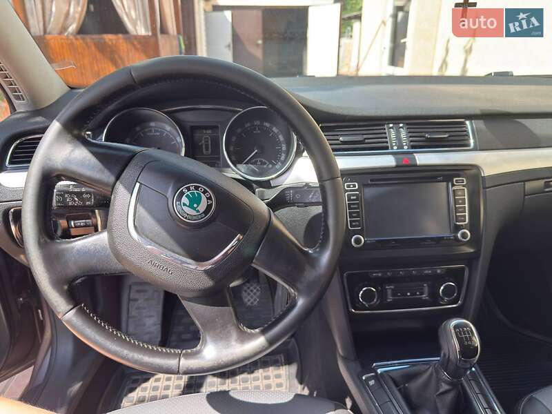 Универсал Skoda Superb 2012 в Кропивницком