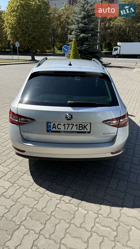 Универсал Skoda Superb 2017 в Луцке