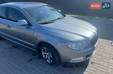 Лифтбек Skoda Superb 2012 в 