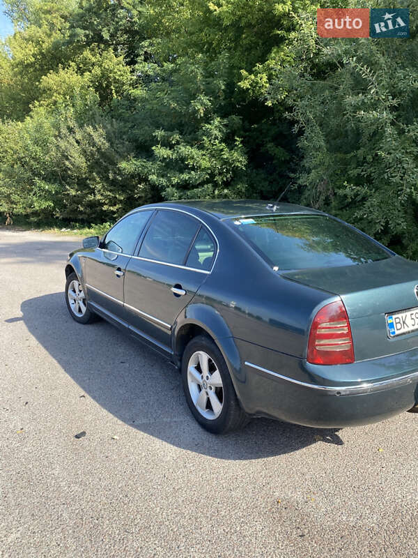 Лифтбек Skoda Superb 2004 в Ровно