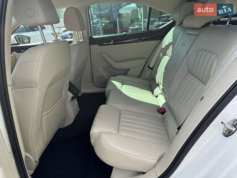 Лифтбек Skoda Superb 2018 в Киеве