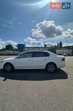 Лифтбек Skoda Superb 2009 в 
