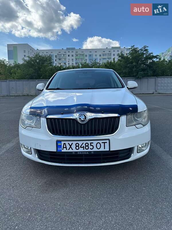 Лифтбек Skoda Superb 2009 в 