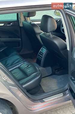 Універсал Skoda Superb 2010 в Ужгороді