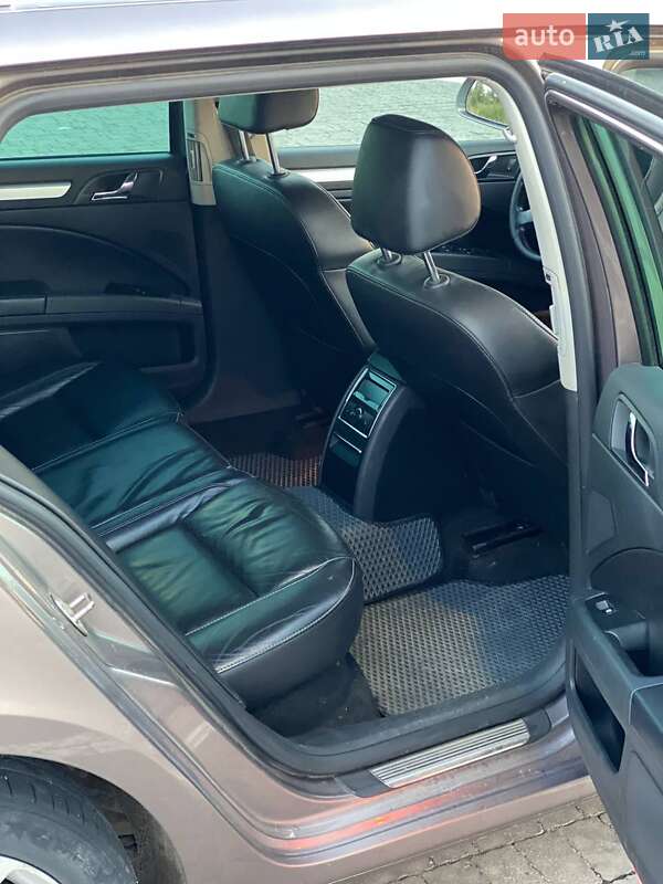 Універсал Skoda Superb 2010 в Ужгороді