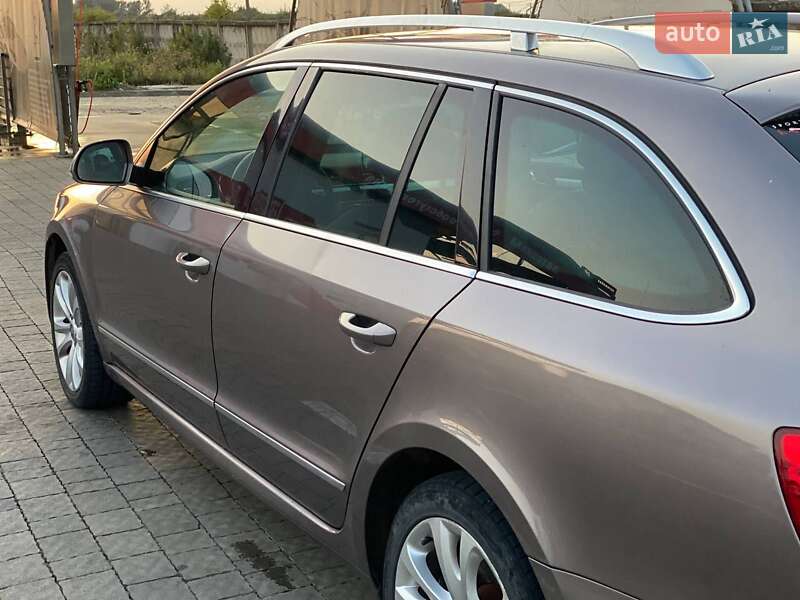 Універсал Skoda Superb 2010 в Ужгороді