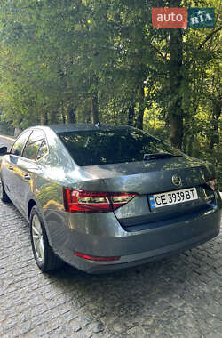 Лифтбек Skoda Superb 2016 в 