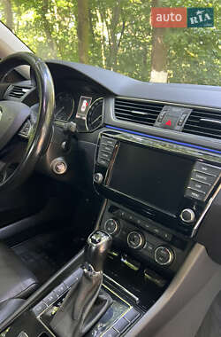 Лифтбек Skoda Superb 2016 в 