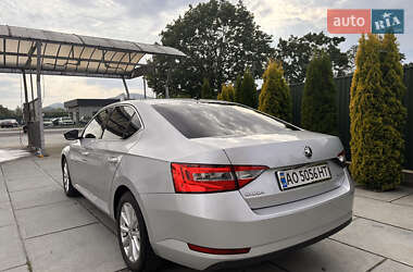 Лифтбек Skoda Superb 2016 в 
