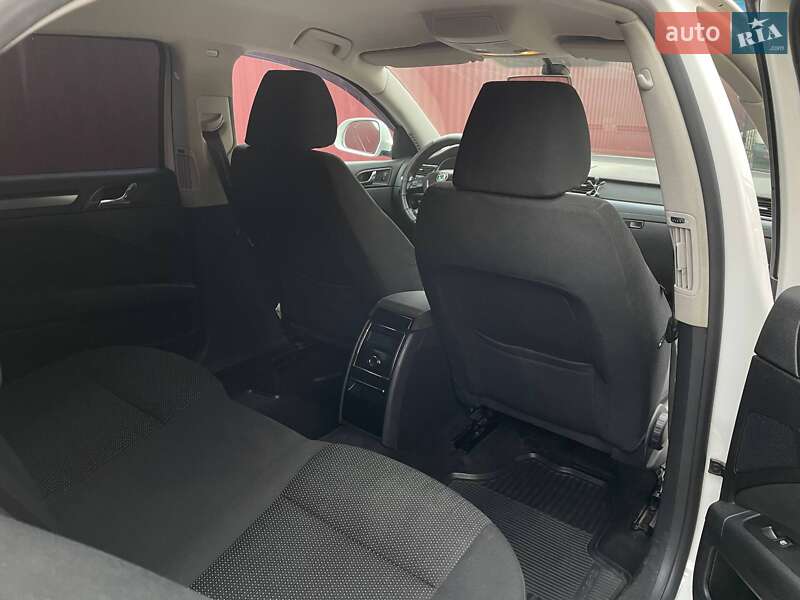 Лифтбек Skoda Superb 2010 в Полонном